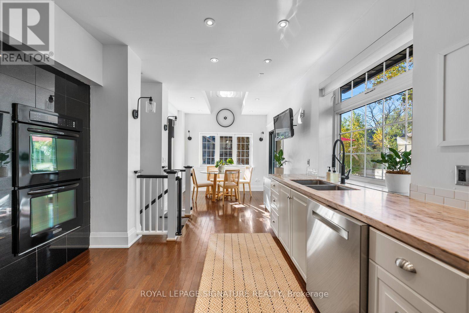 36 Duart Park Road, Toronto, ON photo 14