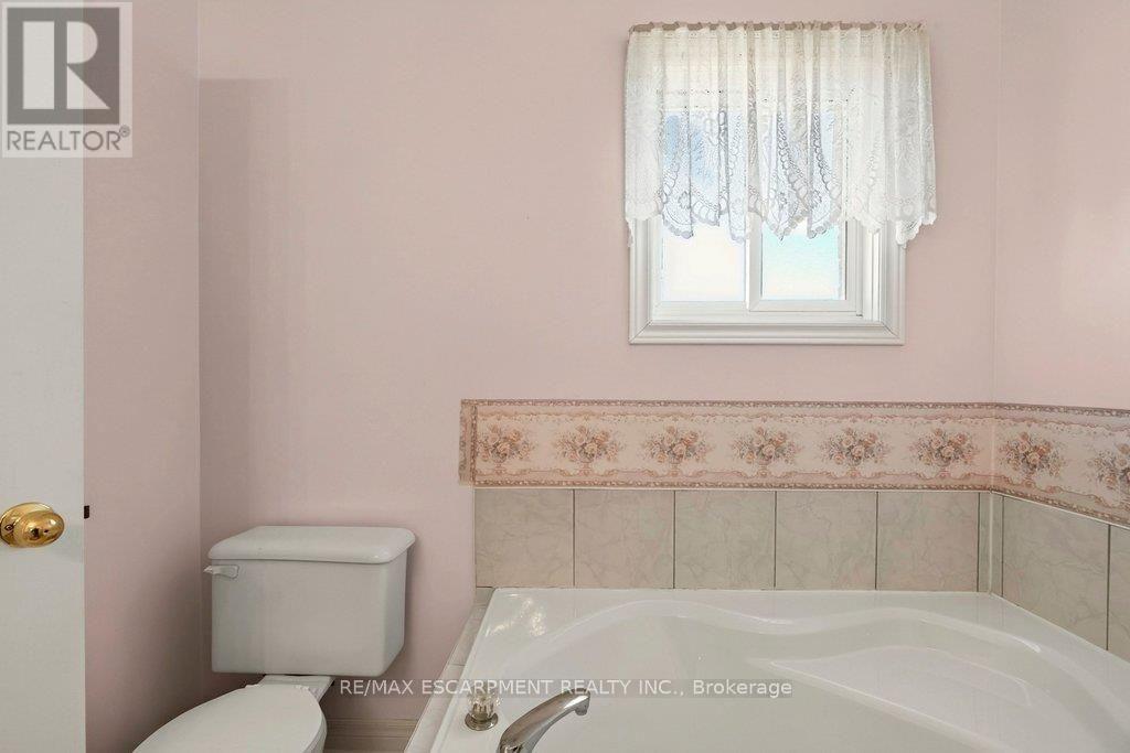 13 Chianti Crescent, Hamilton, ON photo 20