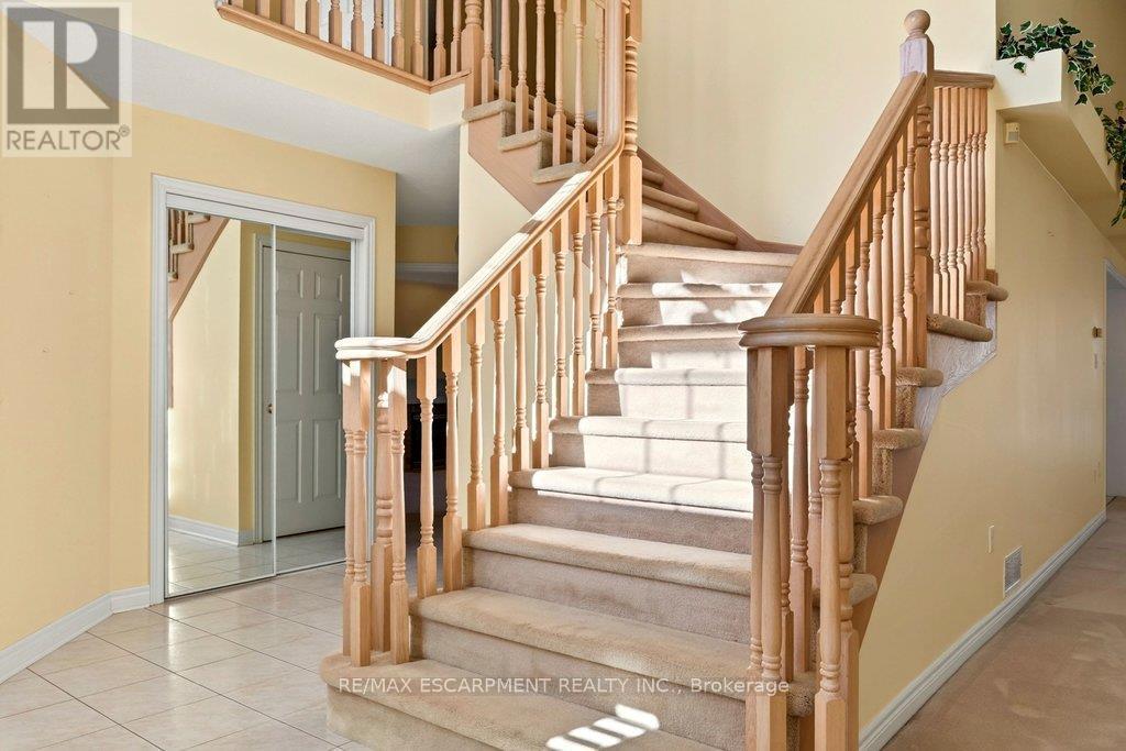 13 CHIANTI CRESCENT, Hamilton (Stoney Creek) — photo 3
