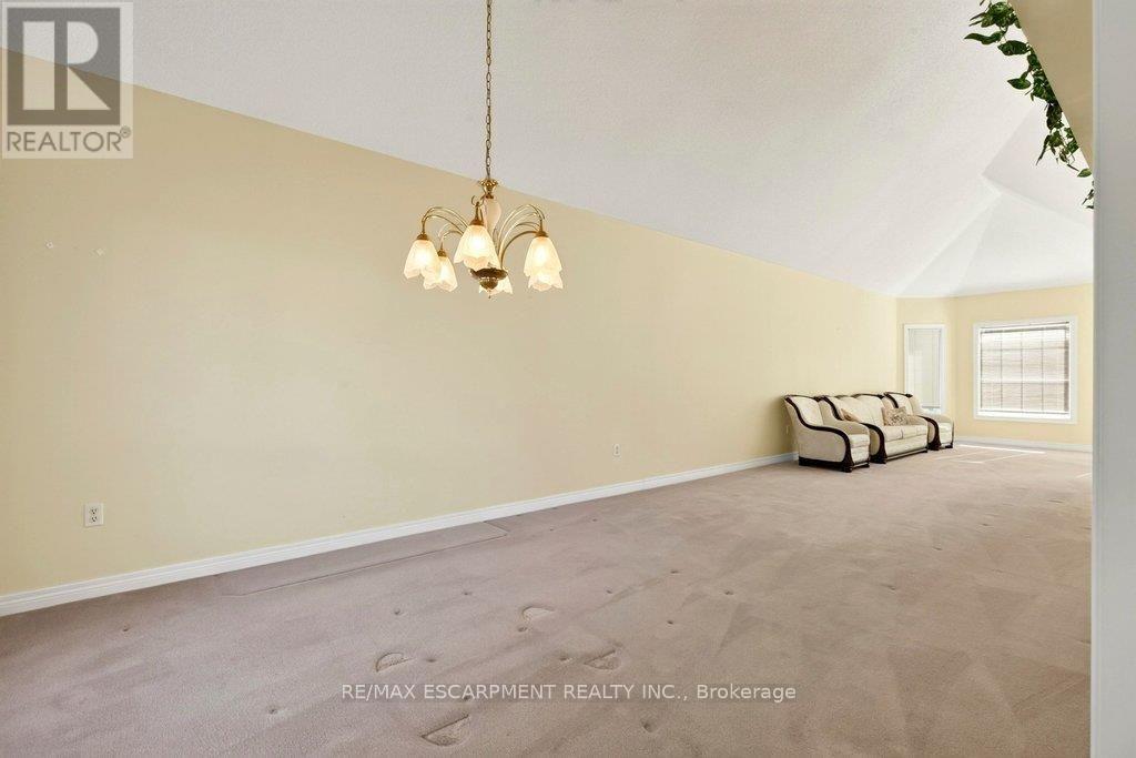 13 CHIANTI CRESCENT, Hamilton (Stoney Creek) — photo 5
