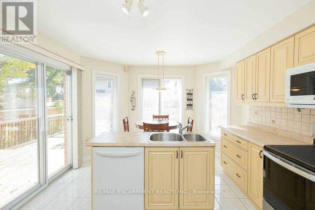 7 FALCONRIDGE DRIVE, Hamilton (Carpenter) — photo 10