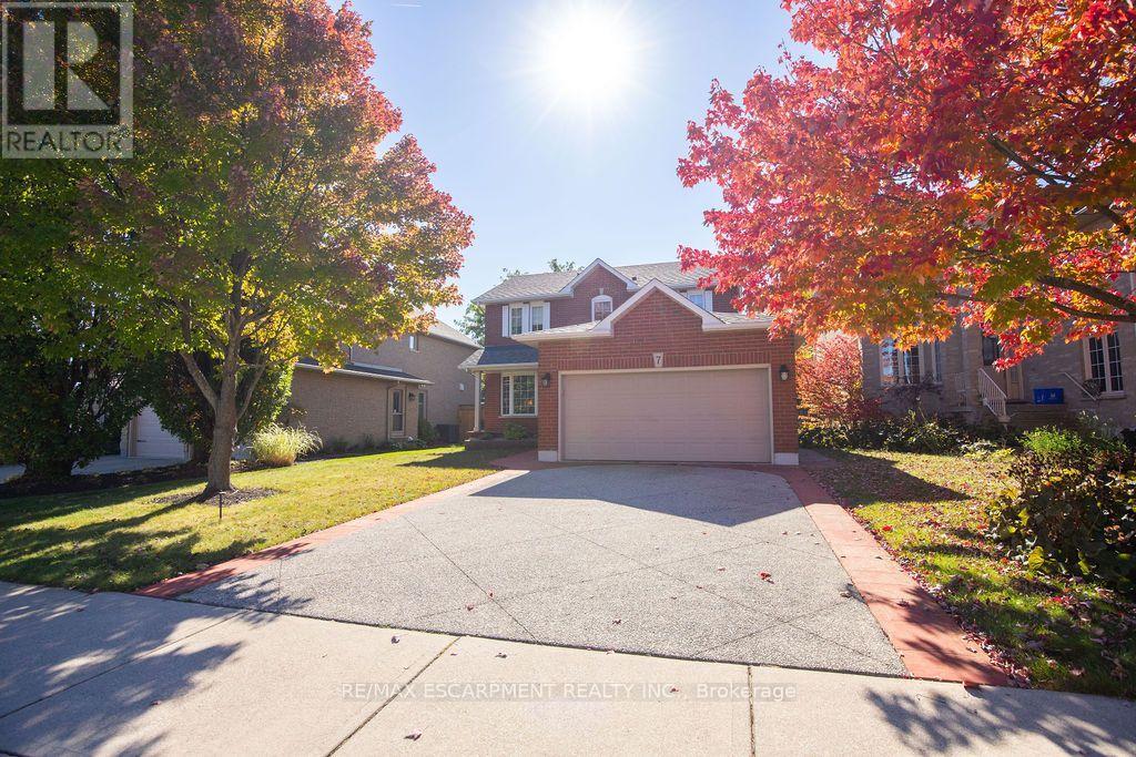7 FALCONRIDGE DRIVE, Hamilton (Carpenter) — photo 2