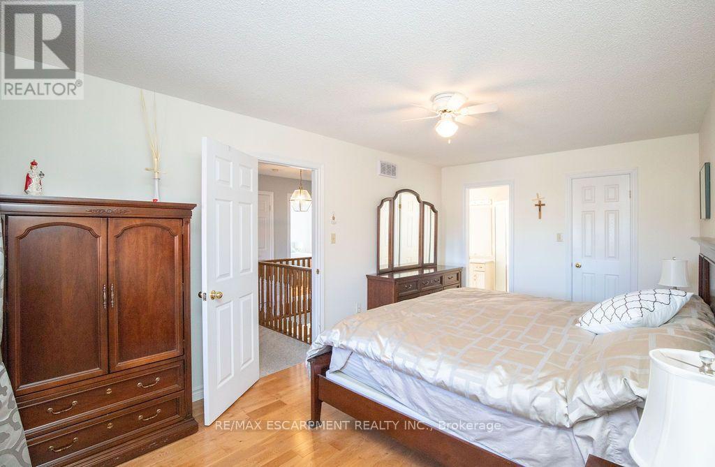 7 FALCONRIDGE Drive, Hamilton, ON photo 20