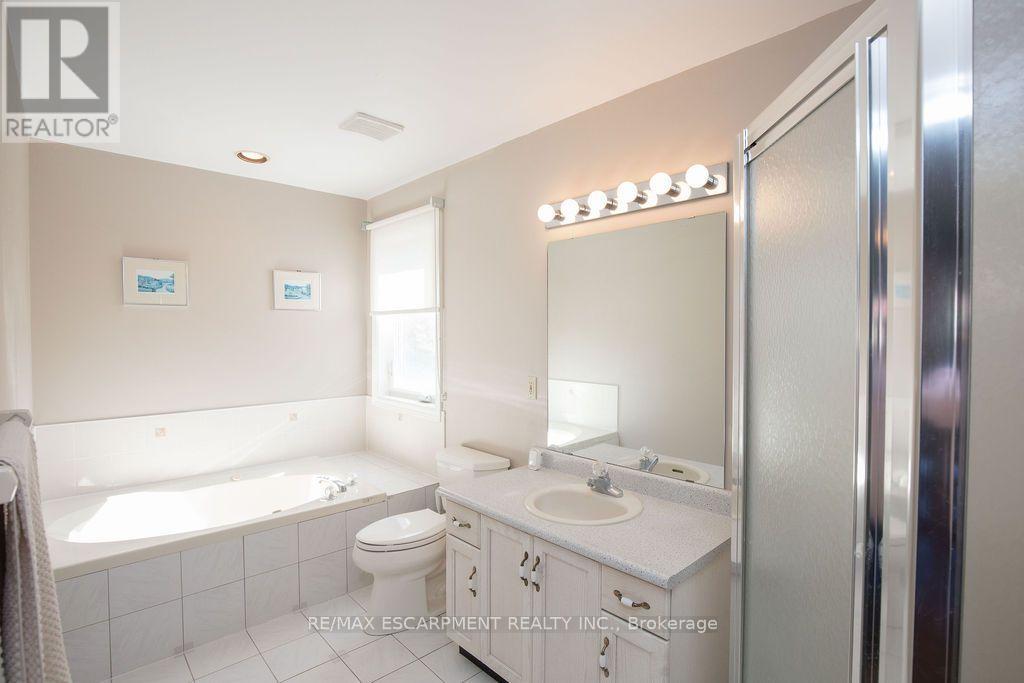 7 FALCONRIDGE Drive, Hamilton, ON photo 22