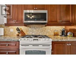 Kitchen - 184 Locheed Drive, Hamilton, ON L8T5A5 Photo 10