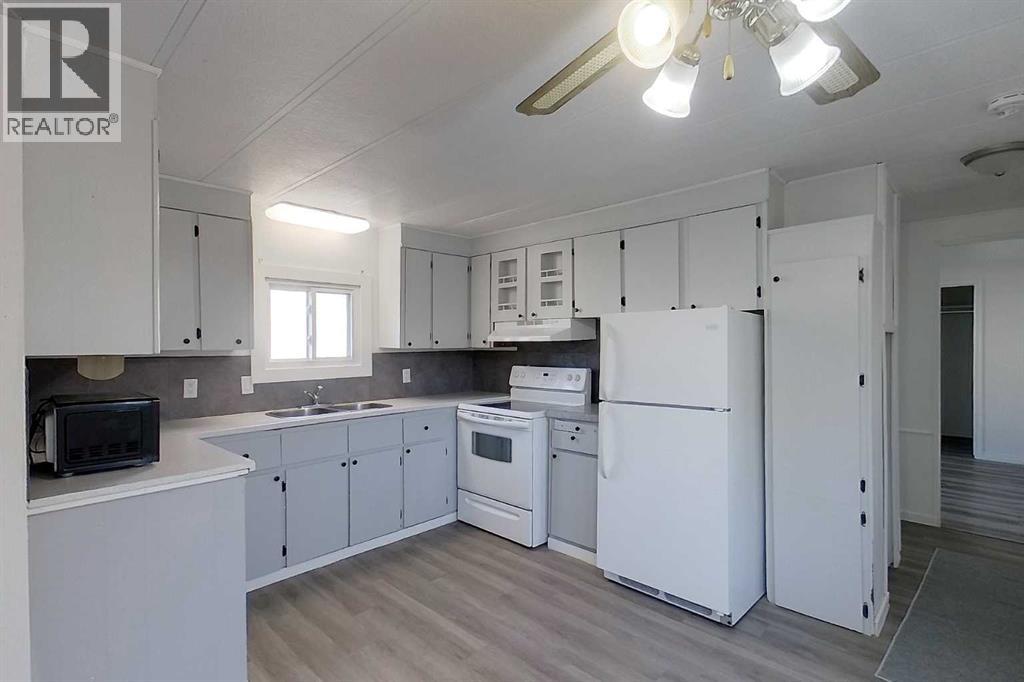 301 8 Street SW, Slave Lake — photo 4