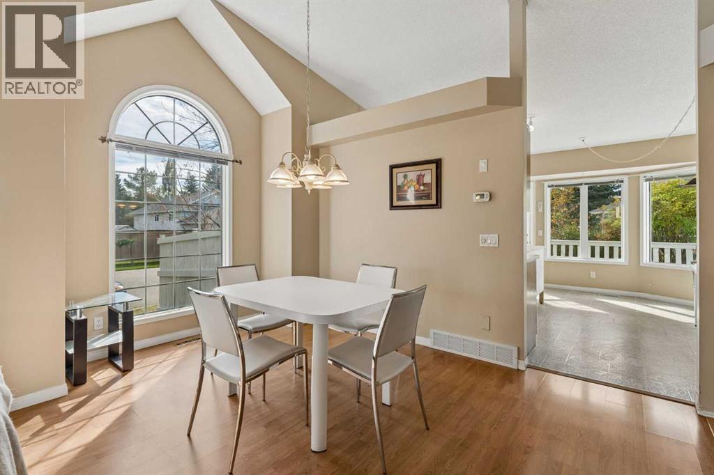 525 Shawinigan Drive SW, Calgary — photo 2