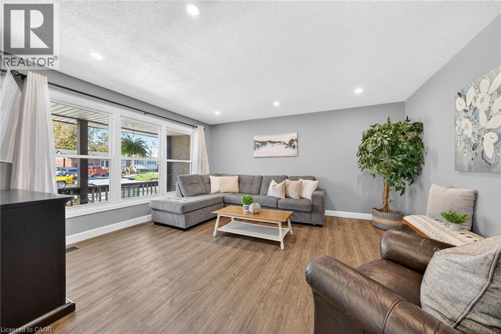 225 MACCRAE Drive, Caledonia — photo 4