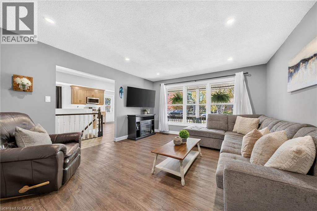 225 MACCRAE Drive, Caledonia — photo 3
