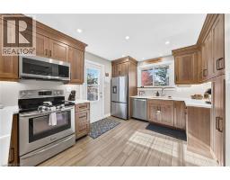Foyer - 225 Maccrae Drive, Caledonia, ON N3W1K5 Photo 12