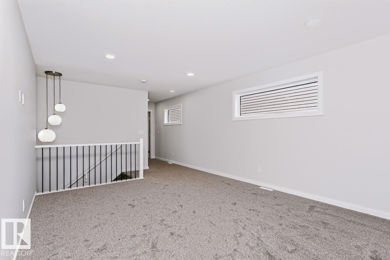 46 Chartres Close, photo 16