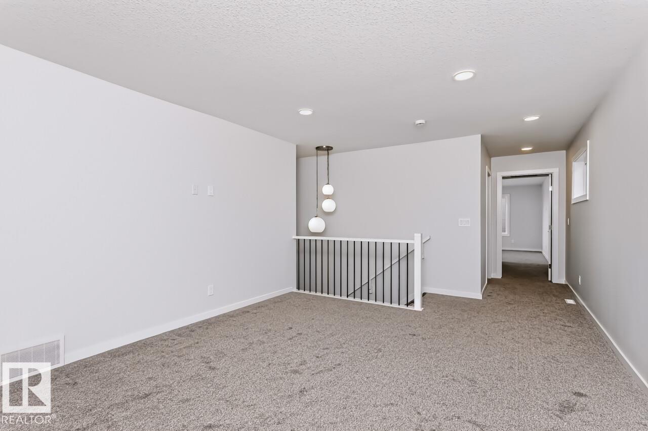 46 Chartres Close, photo 17