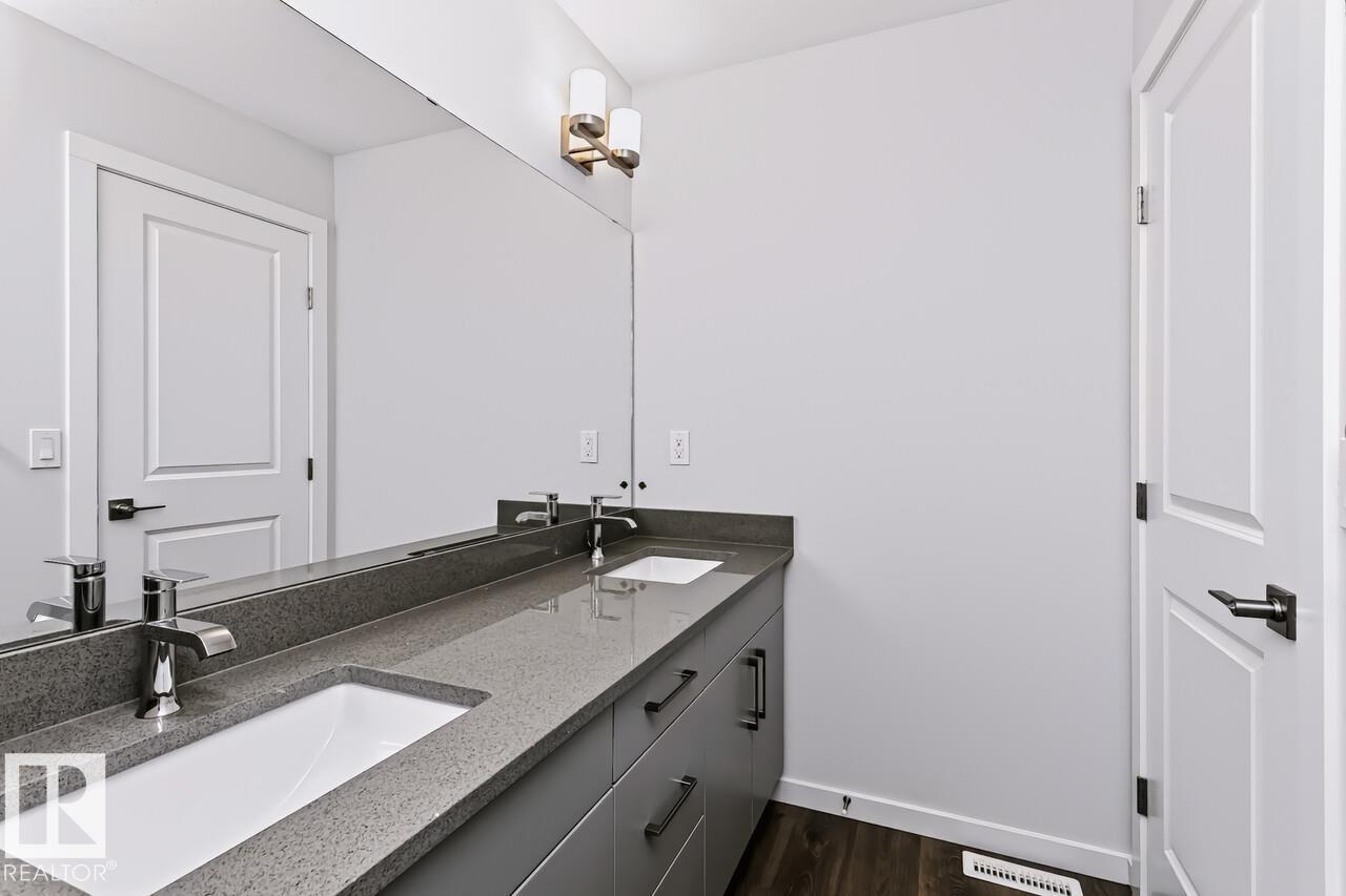 46 Chartres Close, photo 24