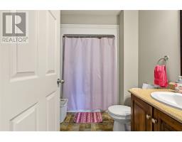 112 Great Eastern Avenue thumbnail 18