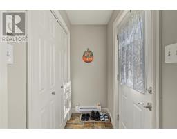 112 Great Eastern Avenue thumbnail 23