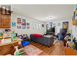 112 Great Eastern Avenue thumbnail 24