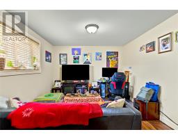 112 Great Eastern Avenue thumbnail 25