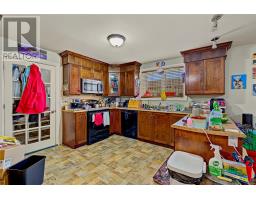 112 Great Eastern Avenue thumbnail 26