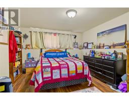112 Great Eastern Avenue thumbnail 31