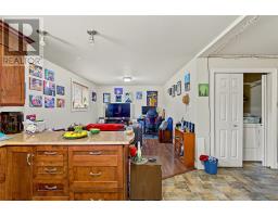 112 Great Eastern Avenue thumbnail 32