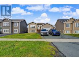 112 Great Eastern Avenue thumbnail 4