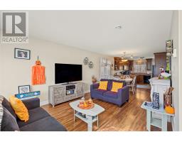 112 Great Eastern Avenue thumbnail 6