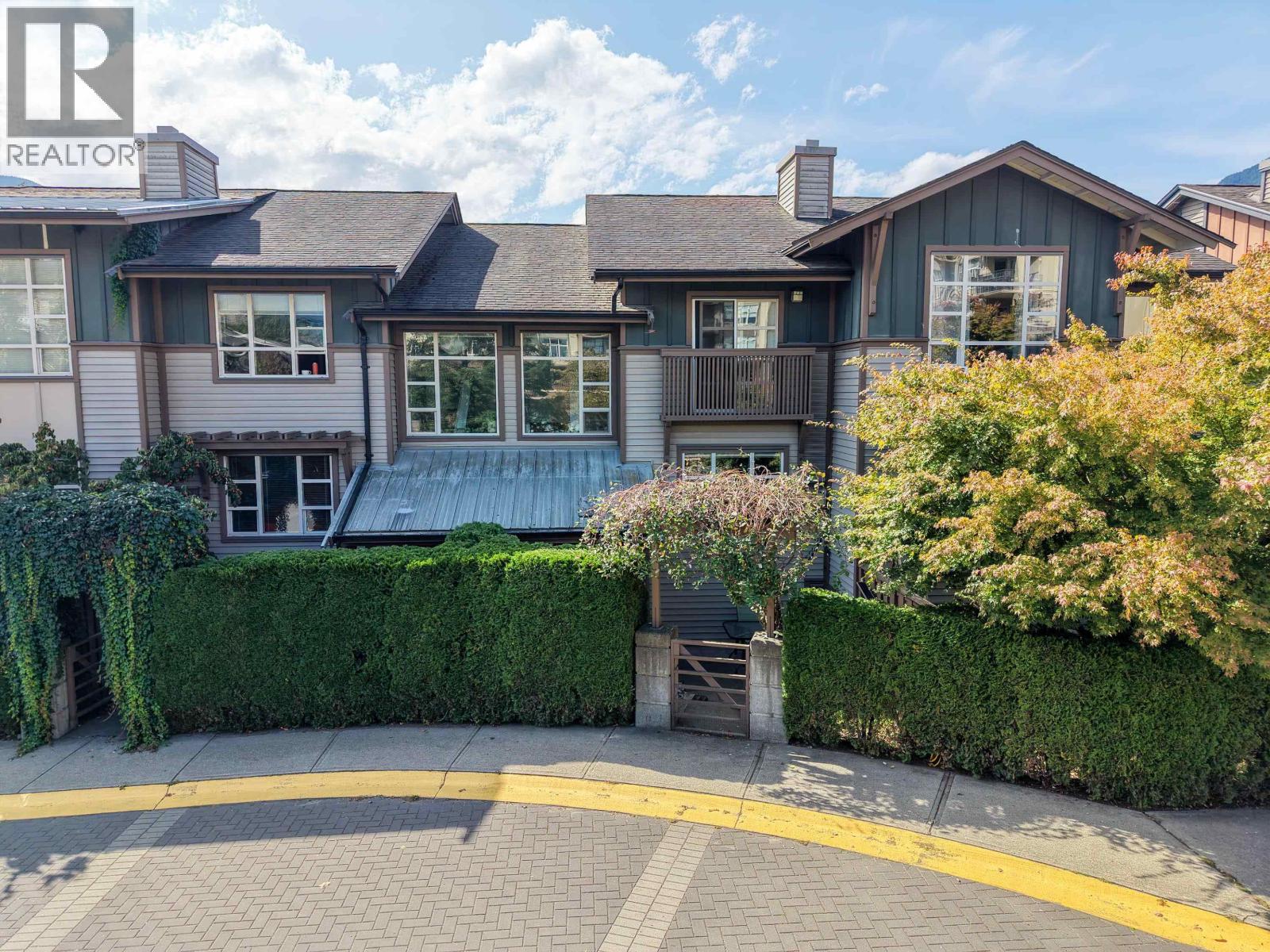 Photo of 1216 VILLAGE GREEN WAY 3