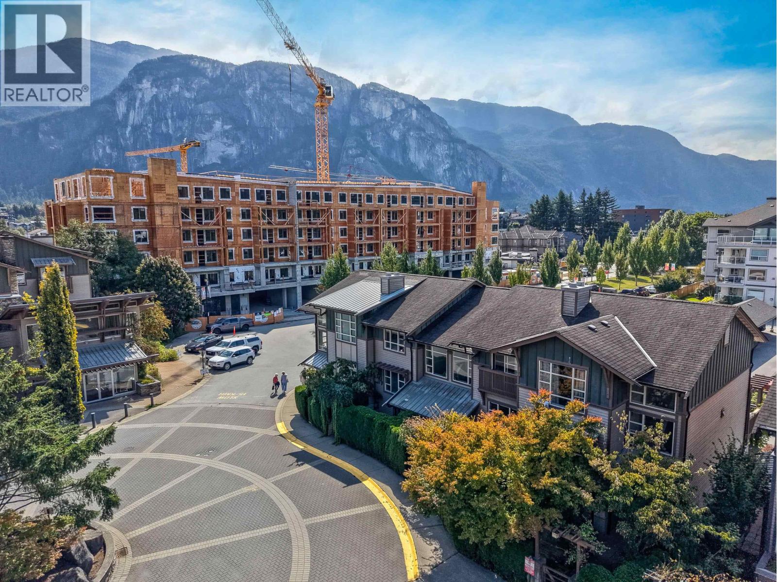 Photo of 1216 VILLAGE GREEN WAY 38