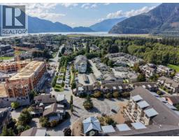 1216 Village Green Way, Squamish, BC V8B0N5 Photo 37
