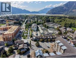 1216 Village Green Way, Squamish, BC V8B0N5 Photo 40