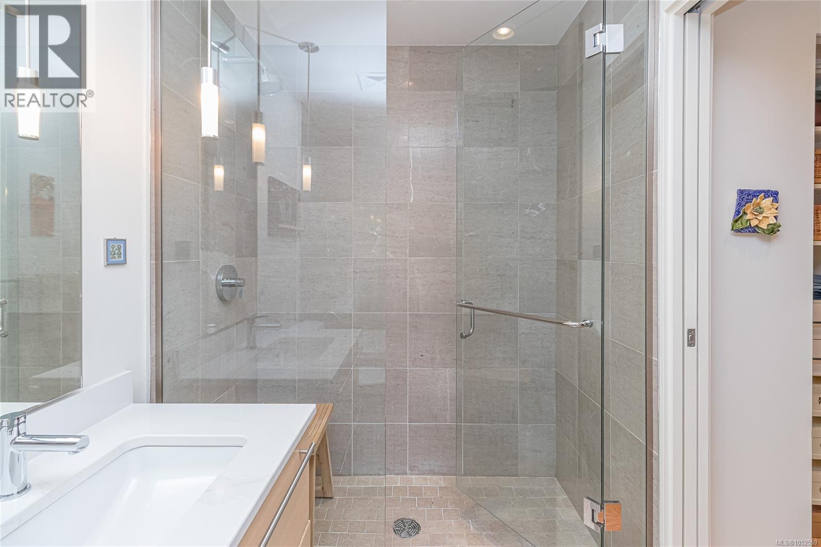 104 68 Songhees Rd, Victoria - Image 1