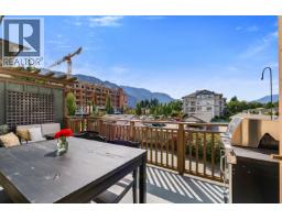 1216 Village Green Way, Squamish, BC V8B0N5 Photo 17