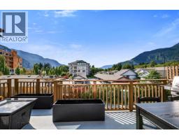1216 Village Green Way, Squamish, BC V8B0N5 Photo 16