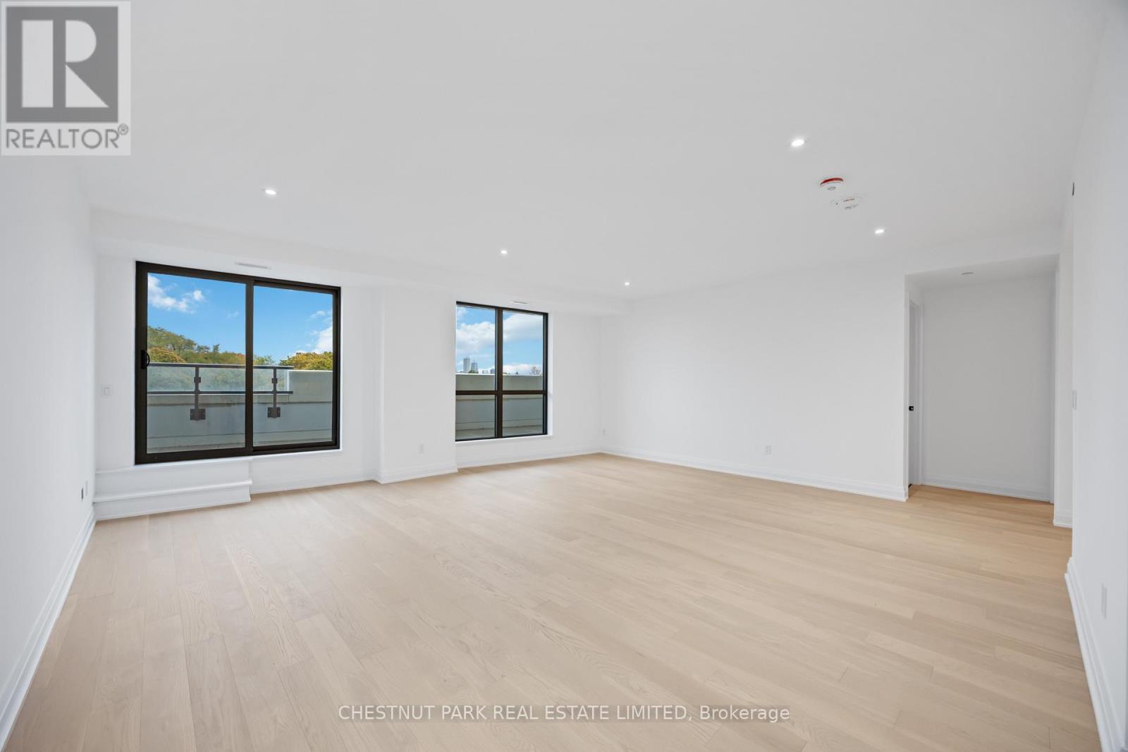505 Glencairn Unit 406 photo 2