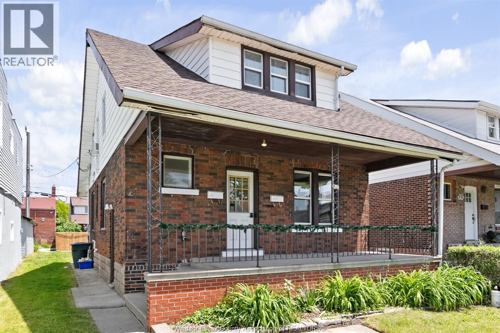 906 Elsmere photo 2