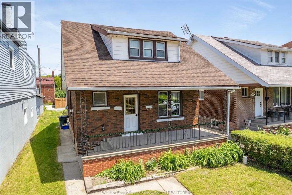 906 Elsmere photo 3