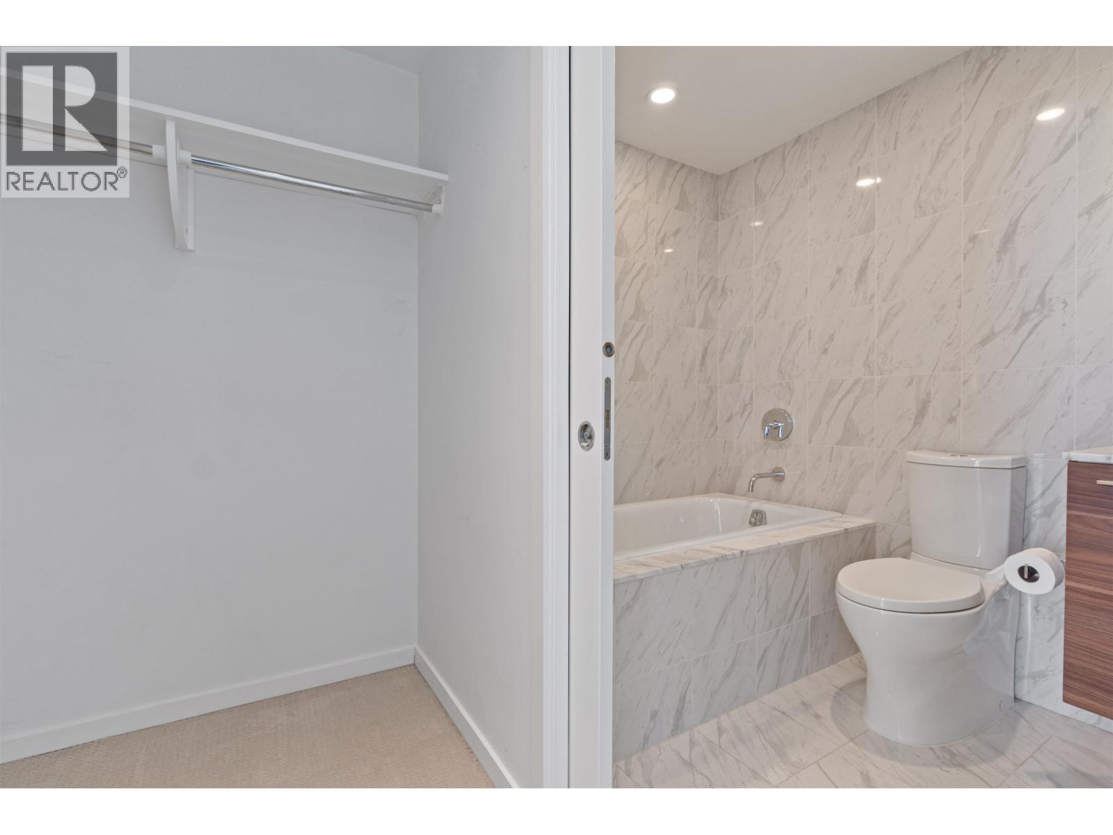 Photo of 915 8488 CORNISH STREET 15