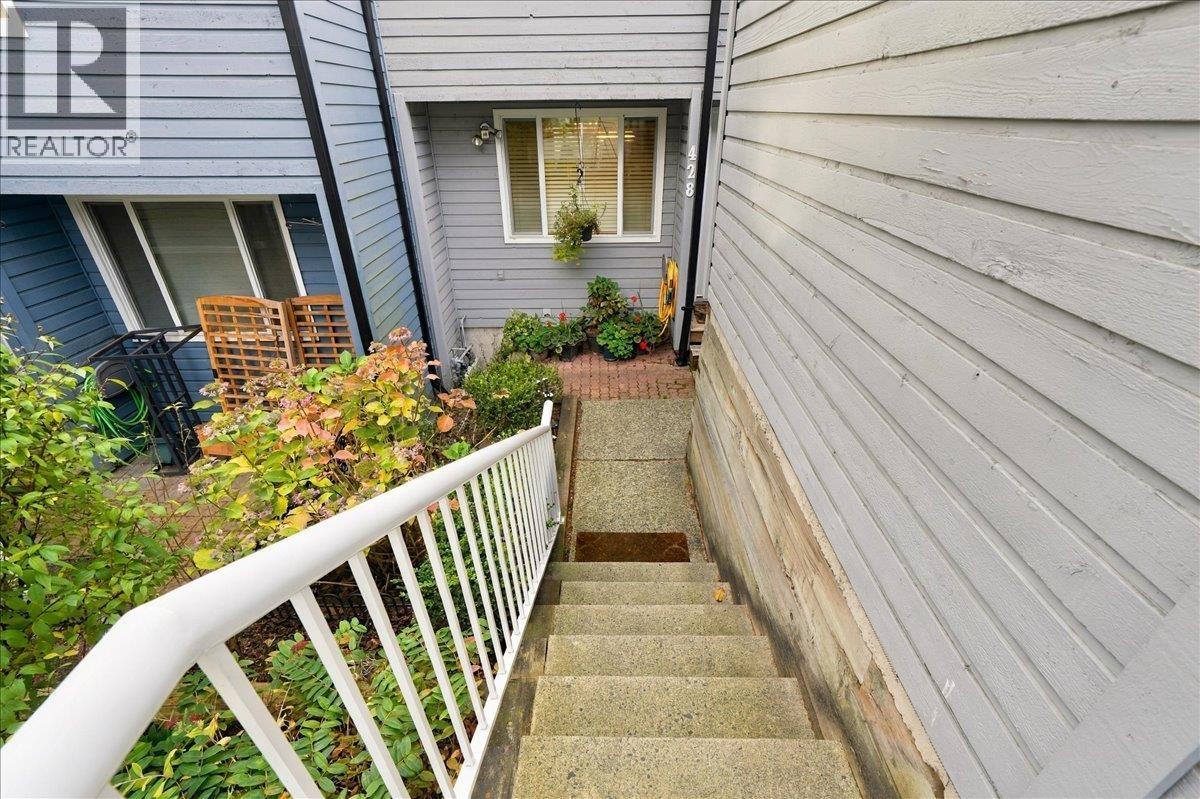 Photo of 428 LEHMAN PLACE 2