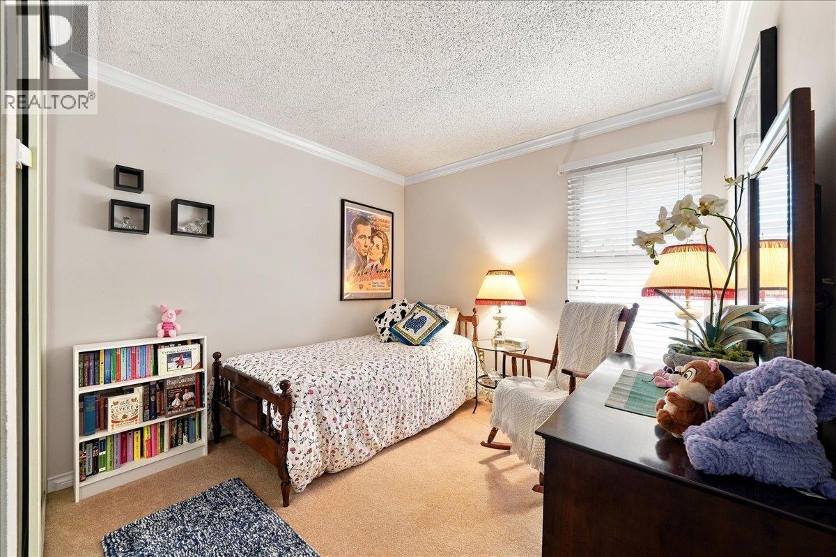 Photo of 428 LEHMAN PLACE 25