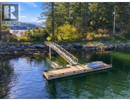 13249 Potts Lane, Garden Bay, BC V0N1S1 Photo 8