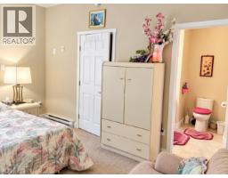 6202 Sitka Road, Sechelt, BC V0N3A3 Photo 9
