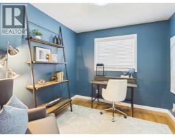 4pc Bathroom - 717 Sierra Madre Court Sw, Calgary, AB T3H3J1 Photo 20