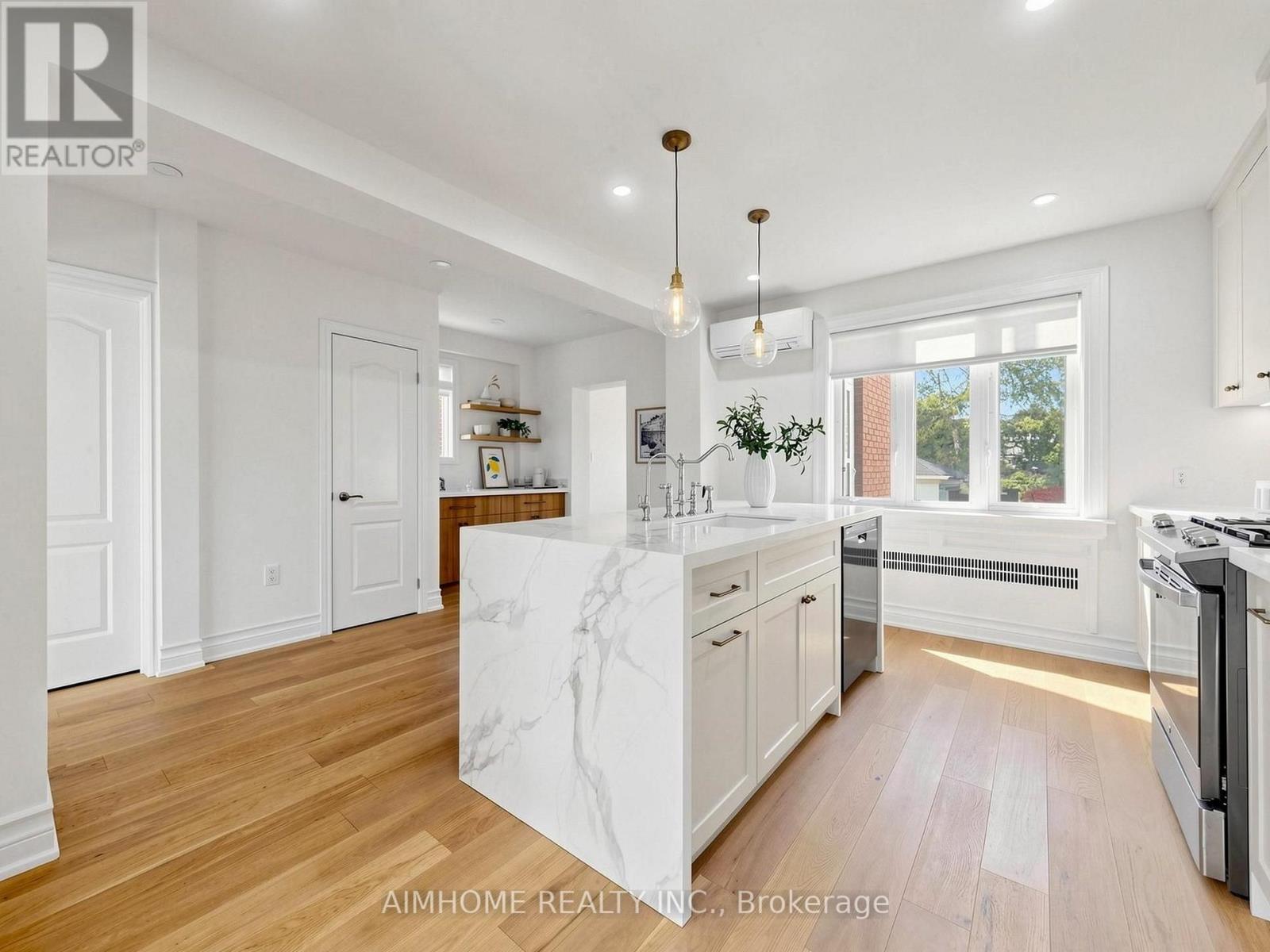 280 Fairlawn Avenue, Toronto, ON photo 12