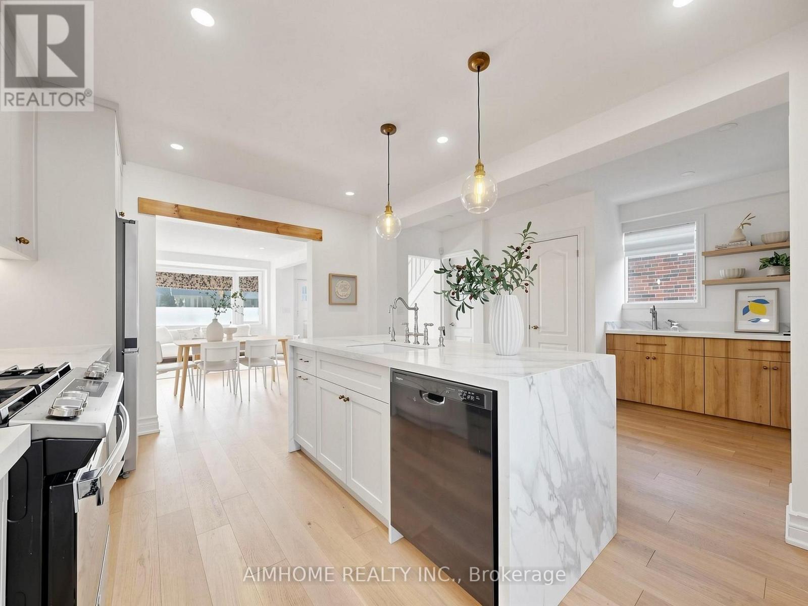 280 Fairlawn Avenue, Toronto, ON photo 14