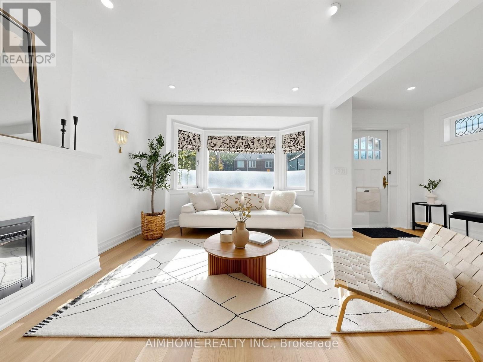 280 Fairlawn Avenue, Toronto, ON photo 3