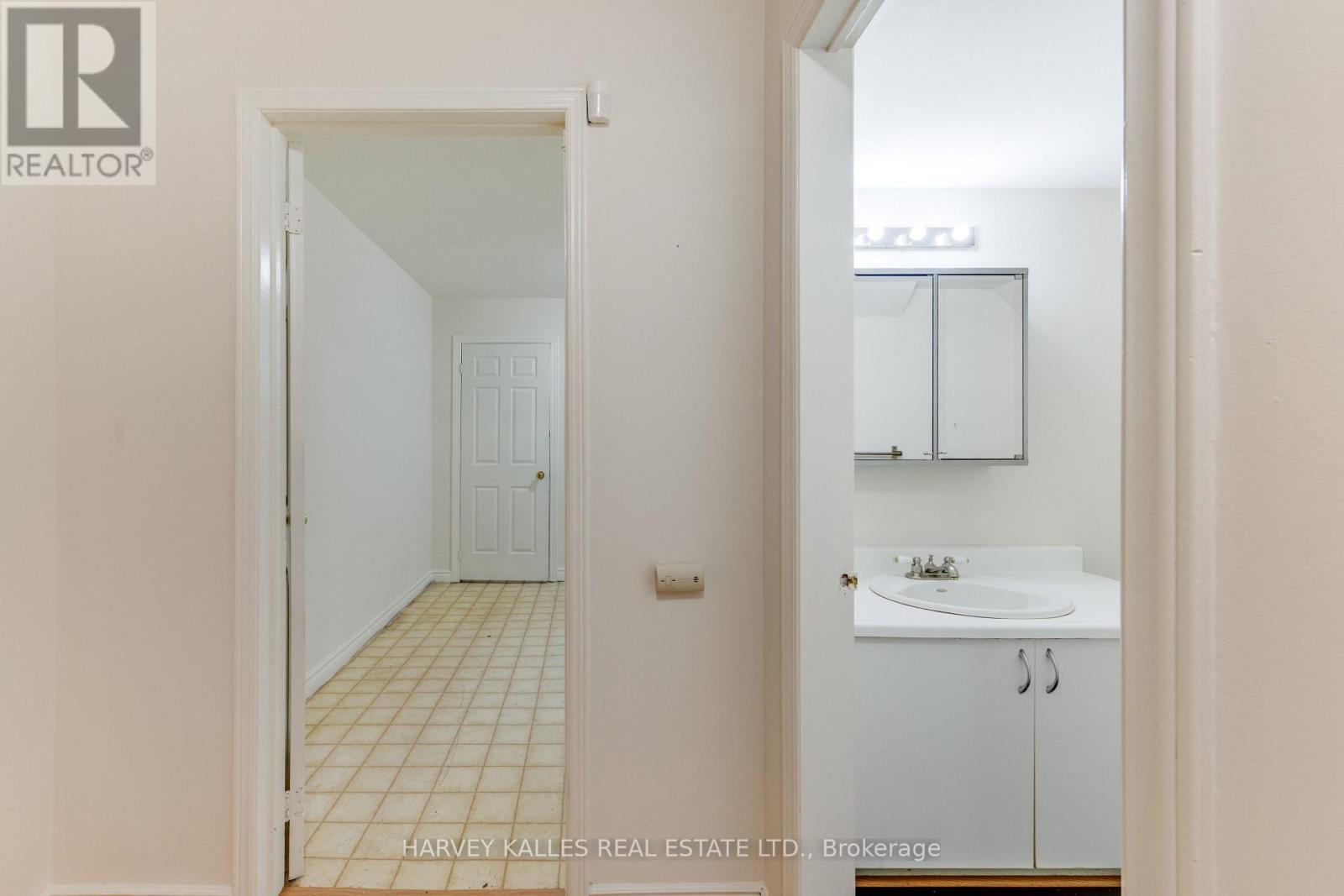 16 St. James Court, Toronto, ON photo 25