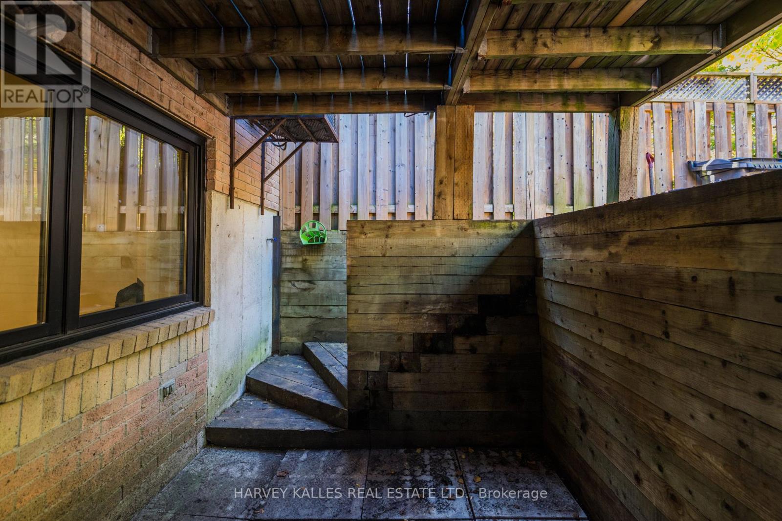 16 St. James Court, Toronto, ON photo 38