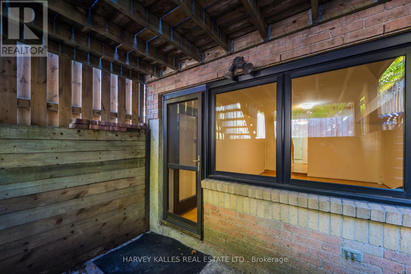 16 St. James Court, Toronto, ON photo 39