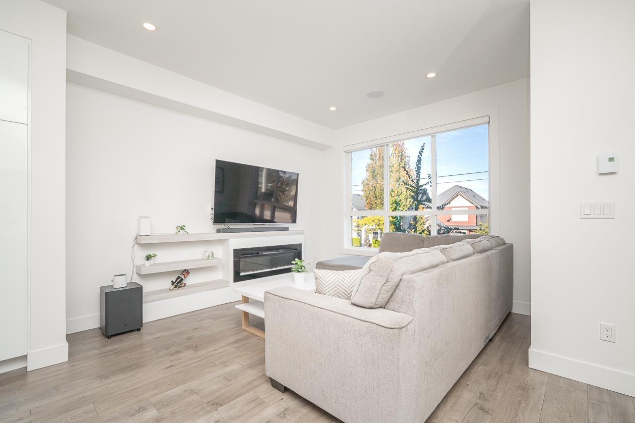 Photo of 14 7177 194A STREET 16