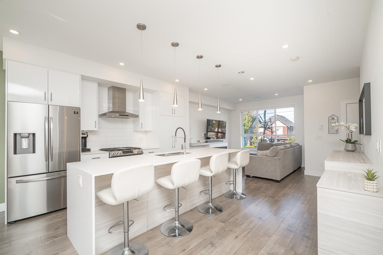 Photo of 14 7177 194A STREET 13